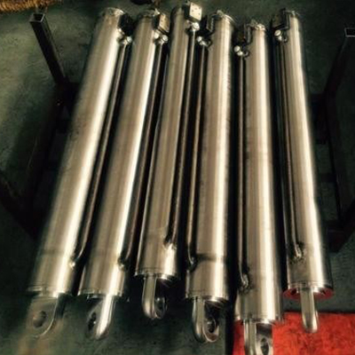 Batang Bulat Baja Permukaan Cerah Presisi – SAE4340 & SAE1045 (Die Forged)